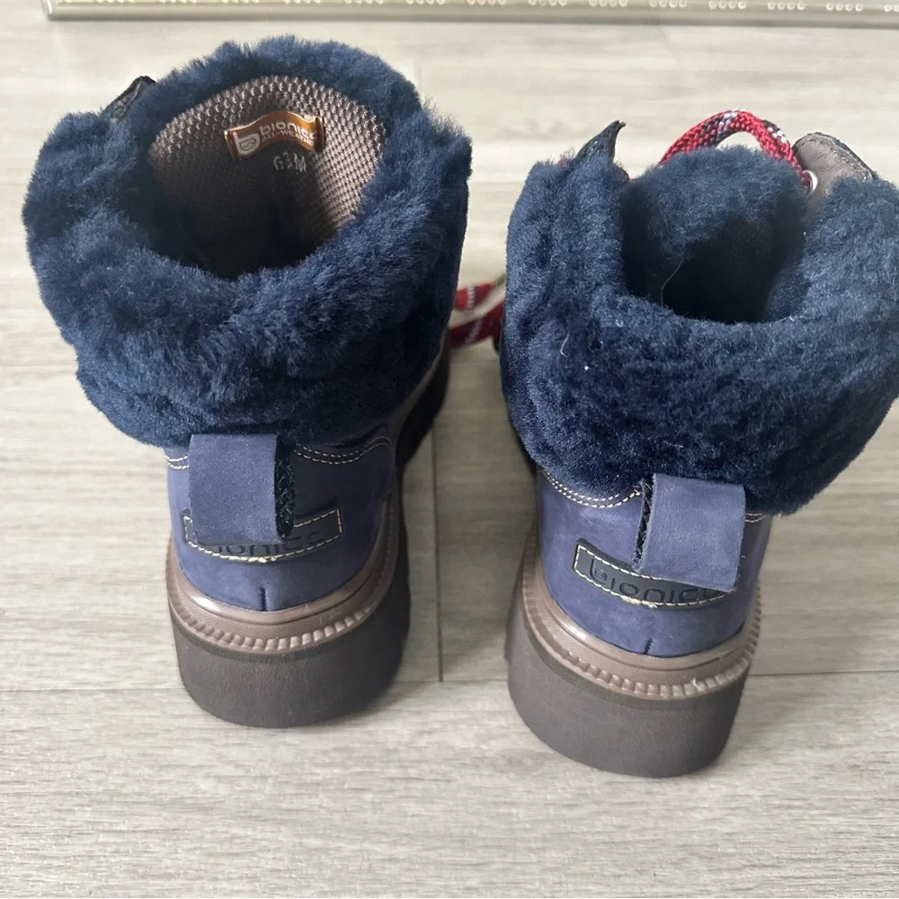 Bionica navy blue suede and shearling trim boots 6.5 - Picture 3 of 5